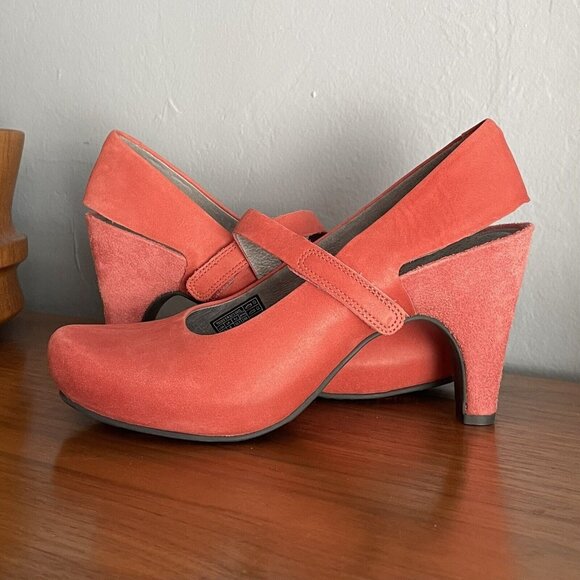 Magnifiques chaussures à talon neuves cuir p. 38 (Neu und
